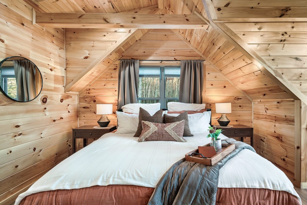 Bed 3: upper level, king, balcony, TV, & ensuite full bath