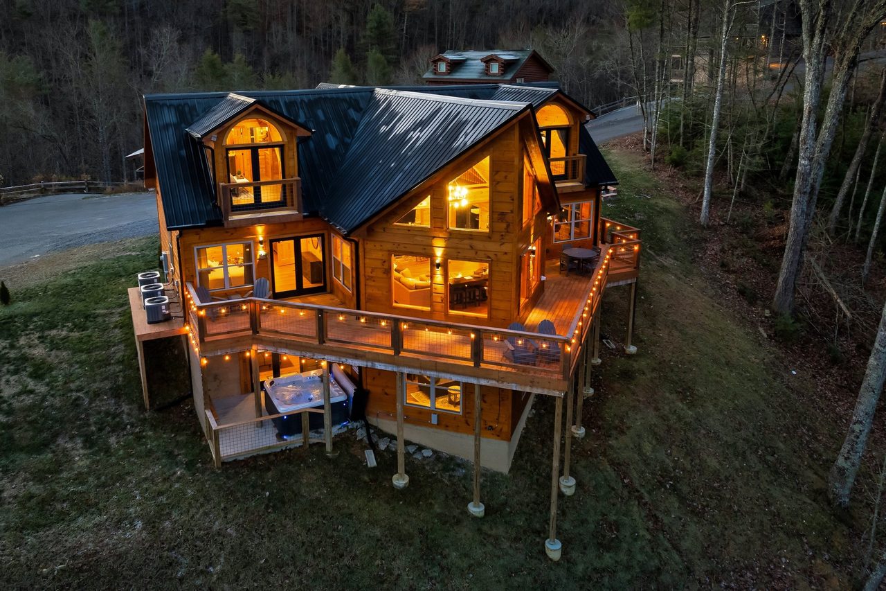 Welcome to Hemlocke Hideaway!
